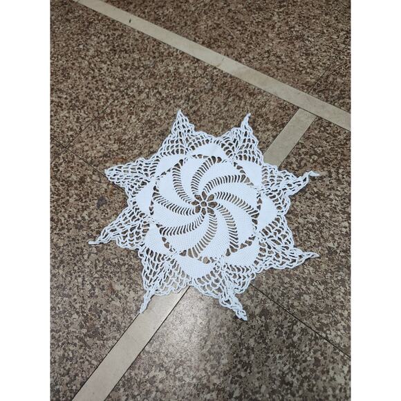 8 White Hand Crocheted Elegant Round Doilies Table Topper Mat Cottage Core - Picture 16 of 16
